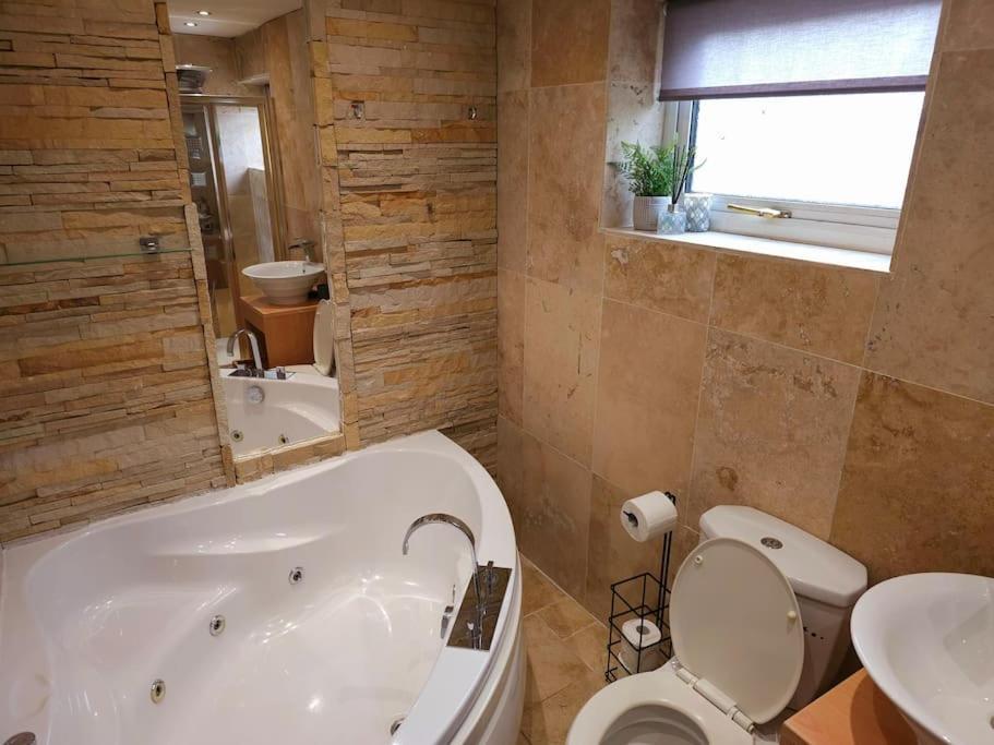 Homebird Property - Buckton House Leeds  Eksteriør bilde